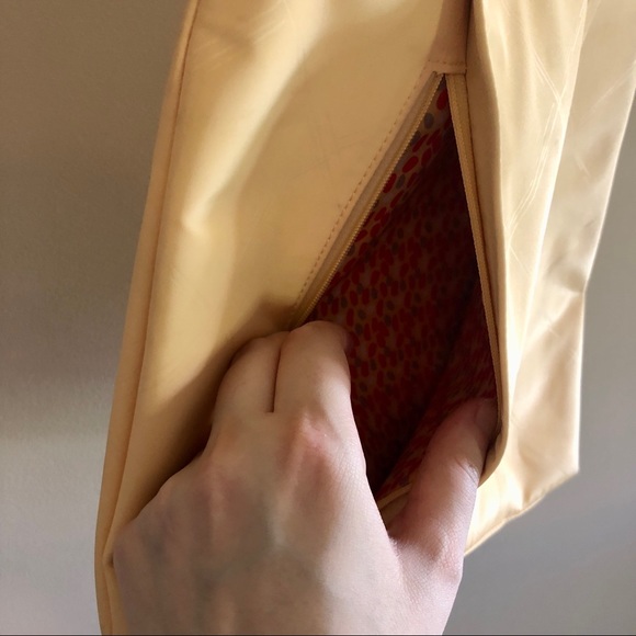 Vera Bradley Rectangular Pale Yellow Adjustable Strap Purse - Picture 5 of 16